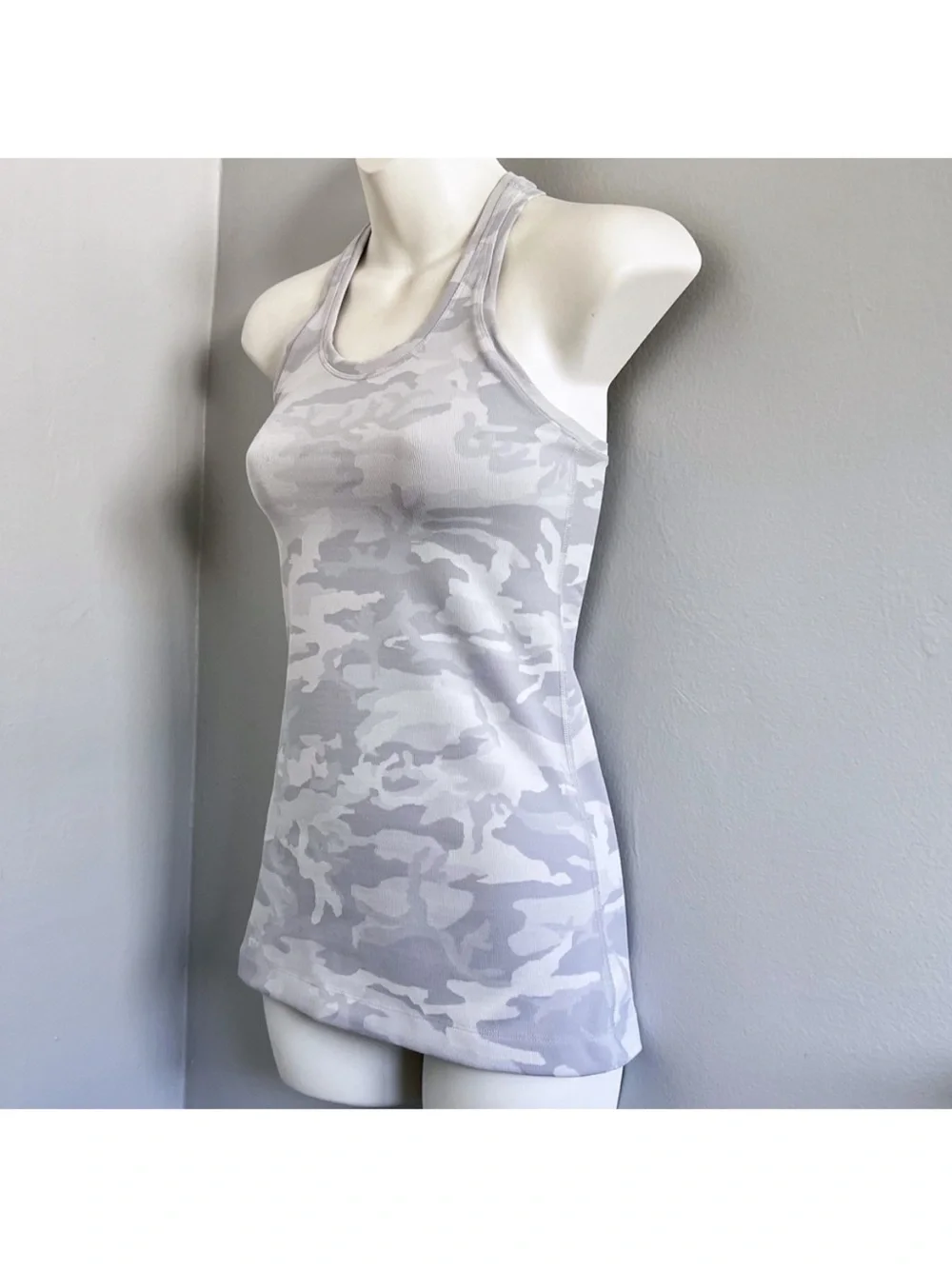 Lululemon Cool Racerback II *Nulu Tank in Incognito Camo Alpine White Multi •2/4
